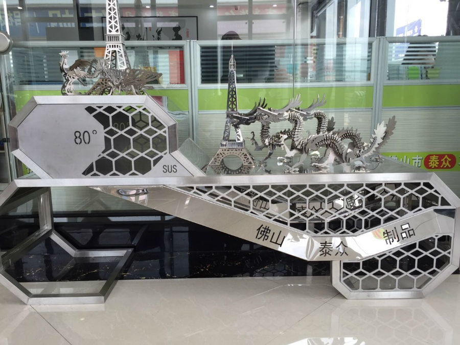 必赢官方网站展示台及激光工艺品